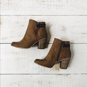 Abound (Nordstrom) Brown Suede Booties